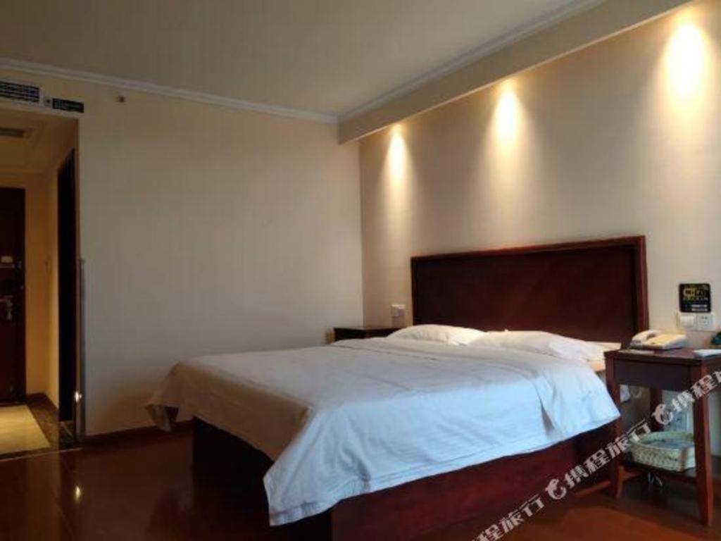 Greentree Inn Suzhou Industrial Zone Yangcheng Lake Weiting Mong Kok Express Hotel Exterior photo