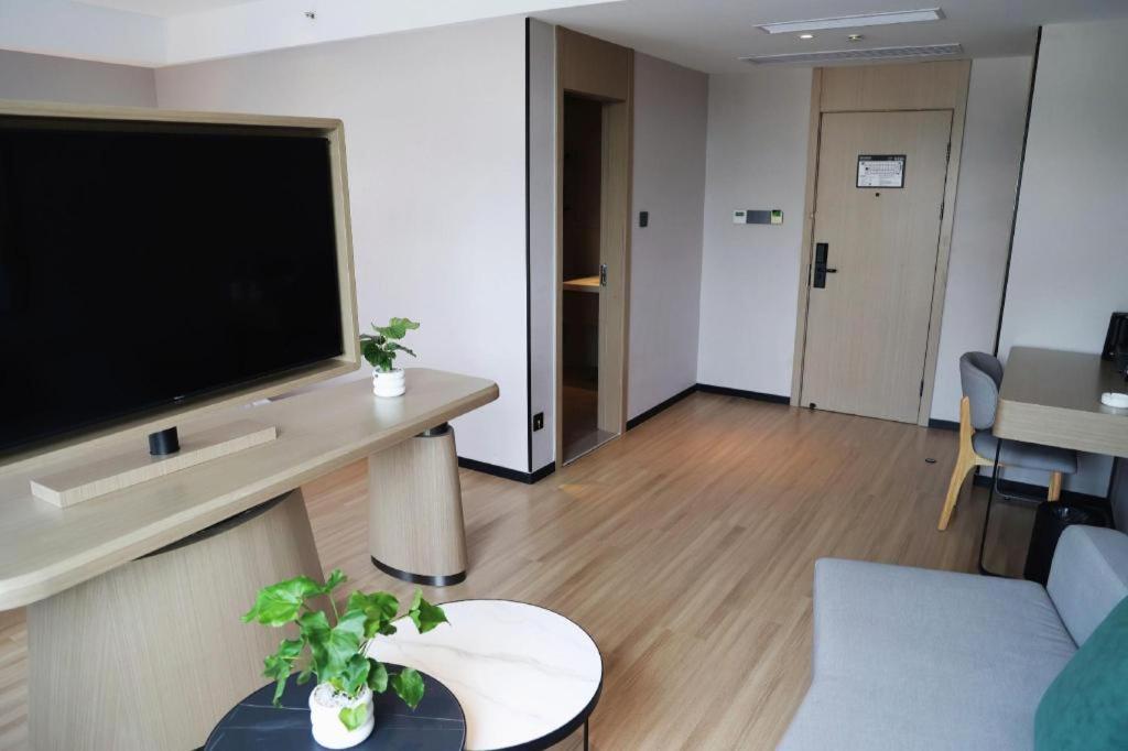 Greentree Inn Suzhou Industrial Zone Yangcheng Lake Weiting Mong Kok Express Hotel Exterior photo