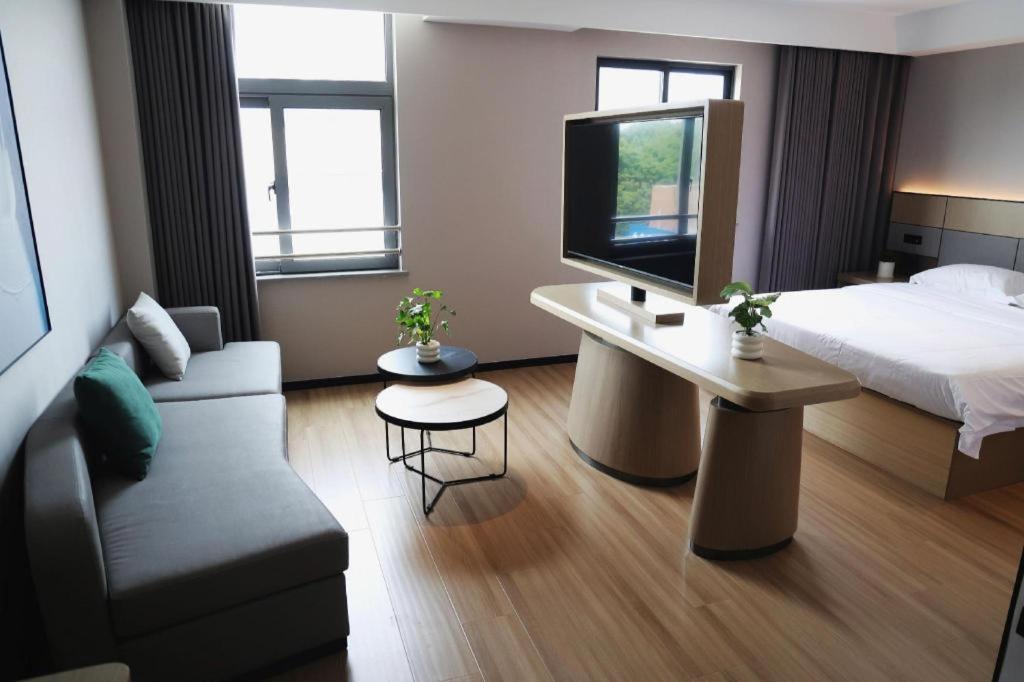 Greentree Inn Suzhou Industrial Zone Yangcheng Lake Weiting Mong Kok Express Hotel Exterior photo