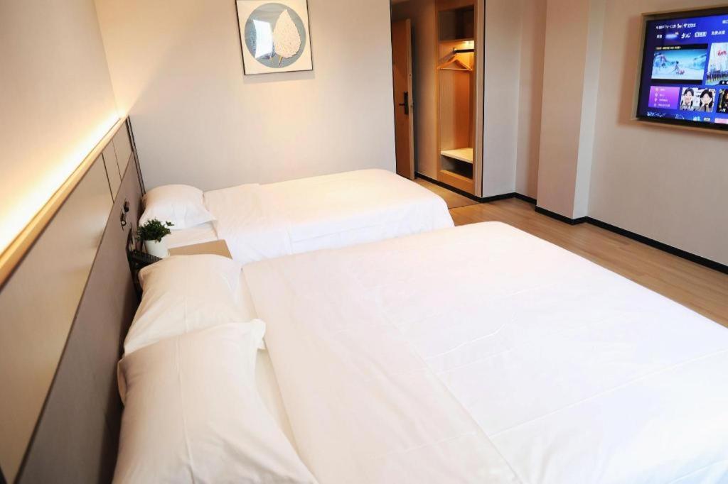 Greentree Inn Suzhou Industrial Zone Yangcheng Lake Weiting Mong Kok Express Hotel Exterior photo